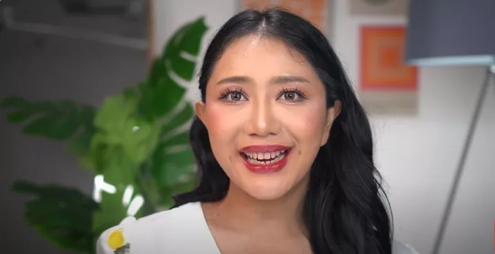 Jiglyciouss review Pixy Hydra Glass Lip Tint