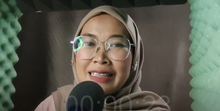 Nadia Lestari: Tips Voice Over untuk Konten Media Sosial Nadia Lestari bagikan tips voice over untuk konten media sosial