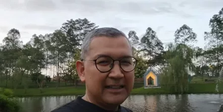 Prof. Tirta Mursitama Bagikan Tips agar Skripsi Cepat Selesai Prof. Tirta Mursitama bagikan tips agar skripsi cepat selesai
