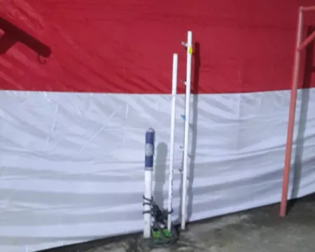 Areal Tempat Acara Tradisi Syuraan di Kabuyutan Dayeuh Luhur Gegerkalong sudah ditutup kain Merah Putih