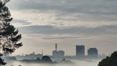 BMKG: Cuaca Bandung Mendung Hari Jumat Ini Pagi yang Mendung di Kota Bandung