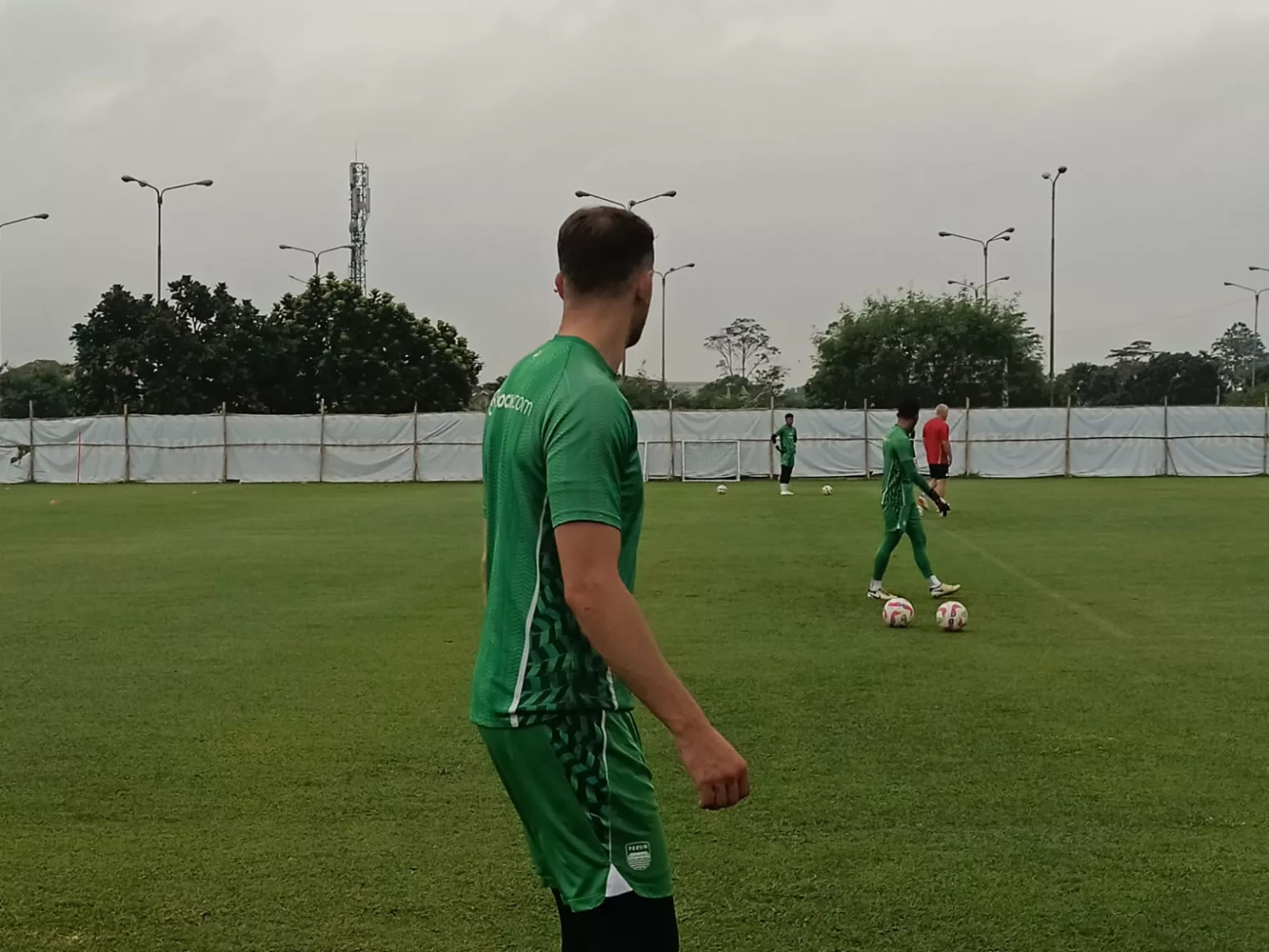 Pemain anyar Persib Bandung Adam Przybek