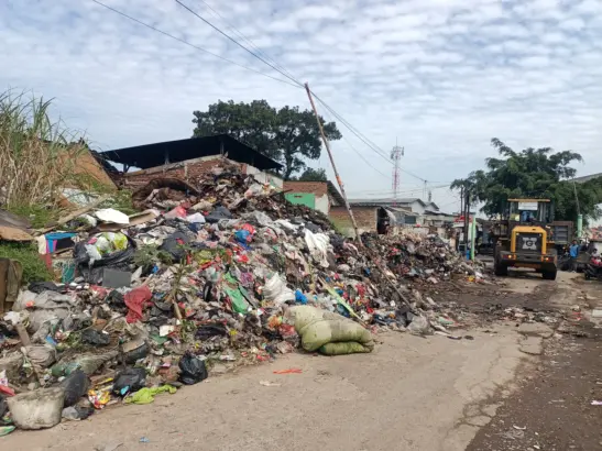 Sampah Menumpuk Dua Tahun di Ciroyom, Baru Disorot Setelah Aksi Warga 