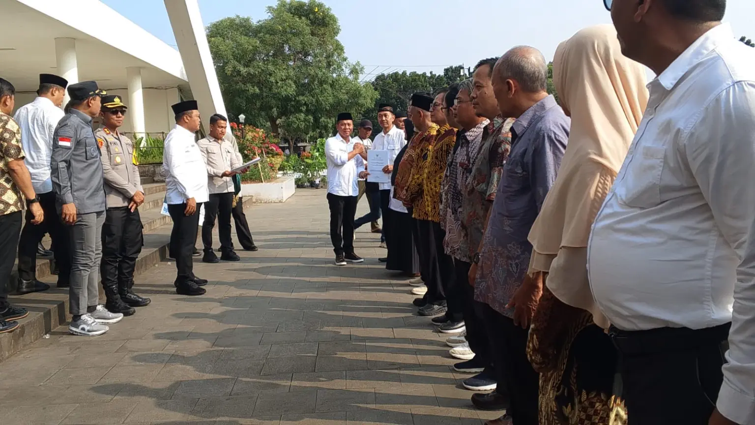 309 Koperasi Merah Putih Dibentuk di Karawang, Penggerak Baru Ekonomi Desa 309 Koperasi Merah Putih Dibentuk di Karawang, Penggerak Baru Ekonomi Desa