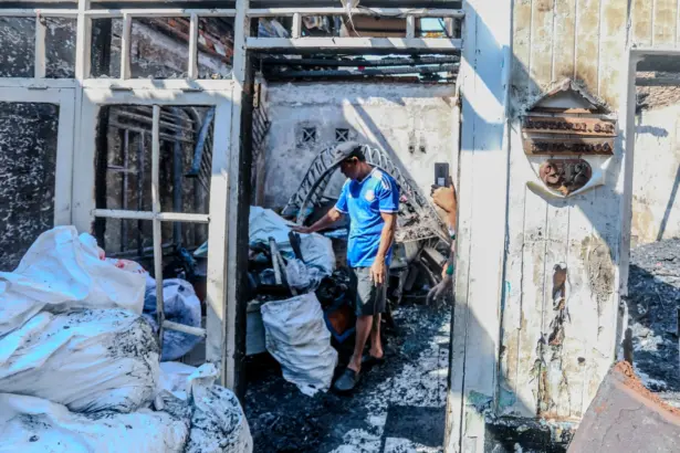 Wakil Wali Kota Bandung Tinjau Lokasi Kebakaran di Cikutra, Janji Bantu Perbaikan Rumah Warga