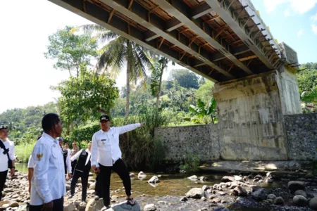 Sempat Mangkrak,Pembangunan Jembatan Cibera Garut Dilanjutkan Jembatan Cibera Garut Belum Juga Selesai