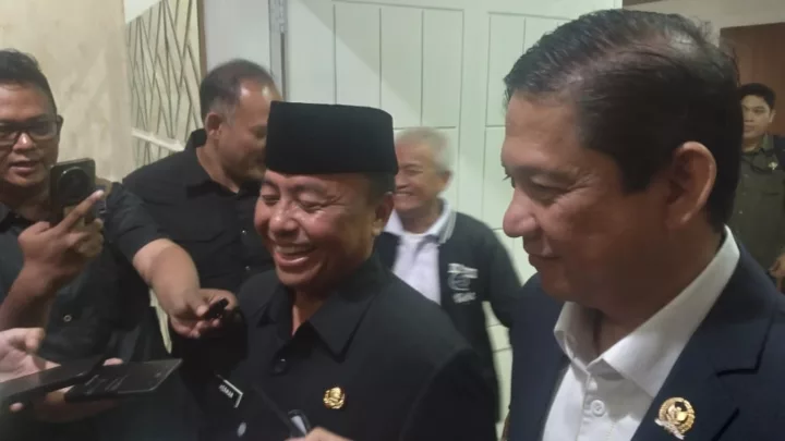 Sekretaris Daerah Jawa Barat Herman Suryatman di dampingi Wakil Ketua DPRD Jabar MQ Iswara