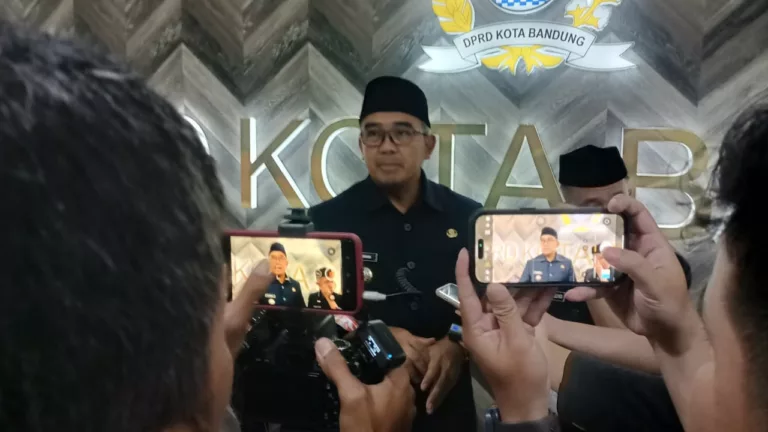 Walikota Bandung Muhammad Farhan