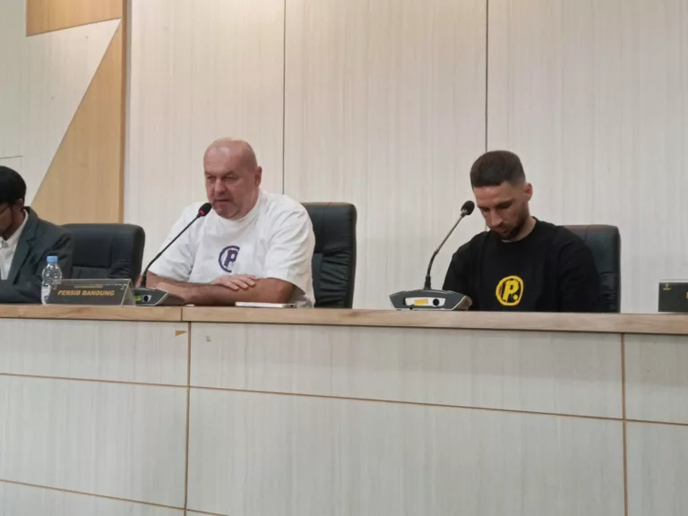 Pelatih Persib Bandung Bojan Hodak Siap Hadapi lawannya di Piala Presiden 2025