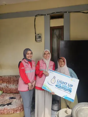 UP3 Bandung Sampaikan Amanah Program Light Up the Dream (LUTD)