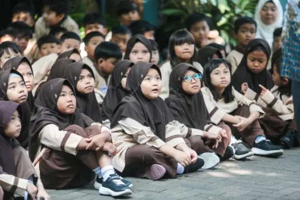 Pemkot Bandung Pastikan Tak Ada Anak Tertinggal Sekolah, Fokus pada Inklusi dan Karakter