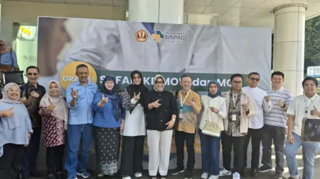 Peringati HUT Pertama, RS Unpad Gelar Bakti Sosial KB dan Dapat Apresiasi dari Pemprov Jabar Peringati HUT Pertama, RS Unpad Gelar Bakti Sosial KB dan Dapat Apresiasi dari Pemprov Jabar