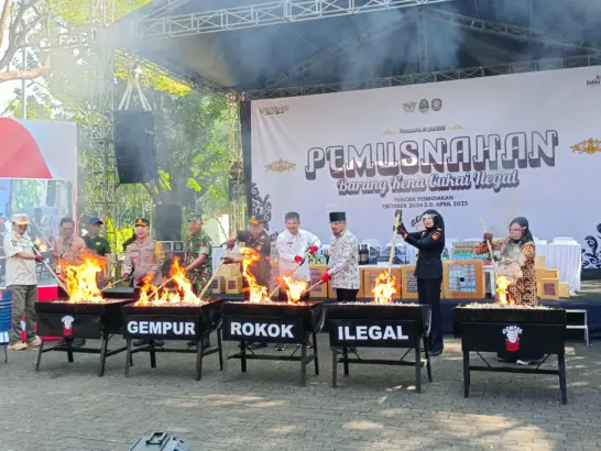 Bea Cukai Musnahkan Barang Ilegal Senilai Rp29 Miliar di Purwakarta