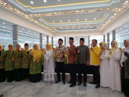 Hj. Yati Sumiati Resmi Dilantik sebagai Ketua DPD Pengajian Al Hidayah Kabupaten Garut 2025–2030 Hj. Yati Sumiati Resmi Dilantik sebagai Ketua DPD Pengajian Al Hidayah