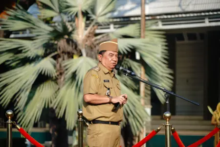 Bupati Garut Soroti Rendahnya PDRB Per Kapita dalam Apel Gabungan Bupati Garut Soroti Rendahnya PDRB Per Kapita dalam Apel Gabungan