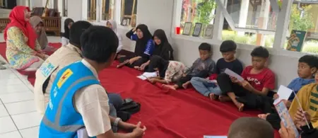 PLN Terangi 12 Rumah Warga Prasejahtera di Cimenyan Lewat Program Light Up The Dream PLN UP3 Bandung