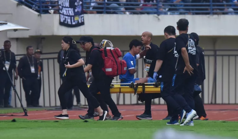 Kutukan Piala Presiden Kembali Menghantui Persib Bandung, Jupe Jadi Korban Terbaru Kutukan Piala Presiden Kembali Menghantui Persib Bandung, Jupe Jadi Korban Terbaru