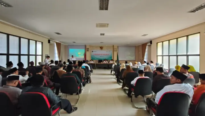 ai dan daiyah adalah tokoh strategis yang bersentuhan langsung dengan masyarakat. Dakwah mereka harus mencerminkan nilai-nilai Pancasila, UUD 1945
