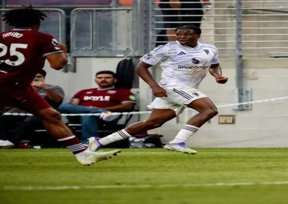 Patrick Dorgu tampil garang bersama Manchester United