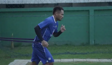 Kabar Baik Untuk Bobotoh, Winger Persib Mantan Pemain Timnas Ini Sudah Latihan Full Dengan Tim Jelang Akhir Pemusatan Latihan di Thailand, Bojan Hodak Ungkap Kondisi Terbaru Skuad PERSIB