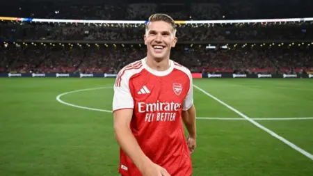 Viktor Gyokeres Siap Debut di Derby London Utara? Viktor Gyokeres siap debut bersama Arsenal