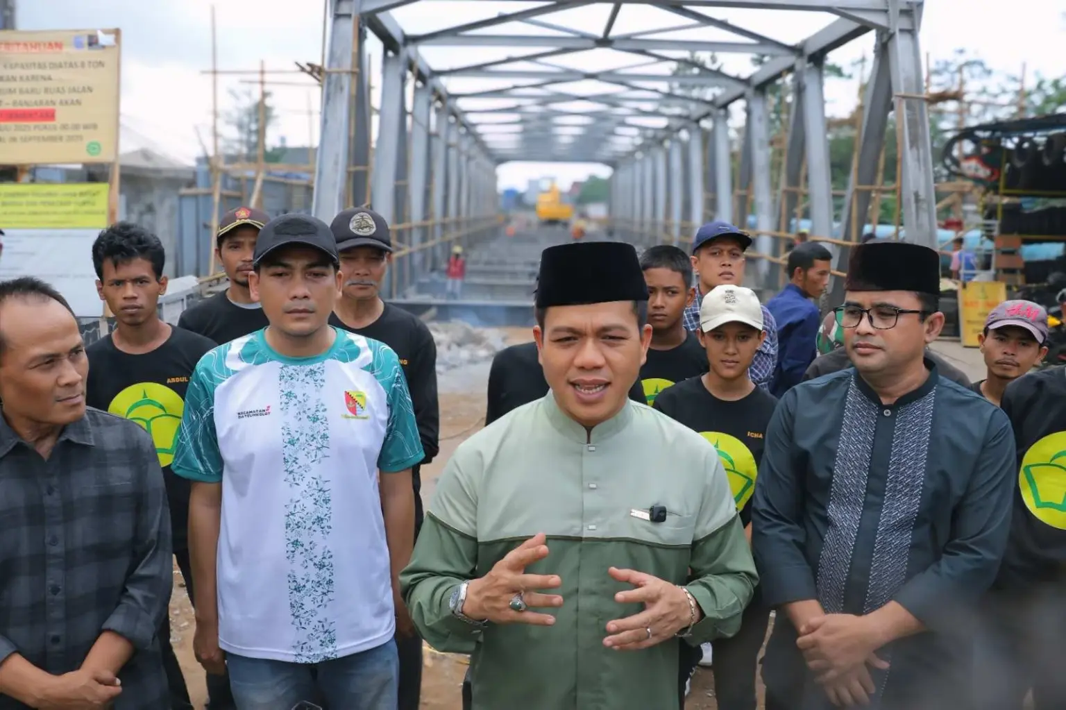 Proyek Jembatan Citarum Baru Masih Tahap Pembongkaran, Bupati Minta Warga Sabar Jembatan Citarum