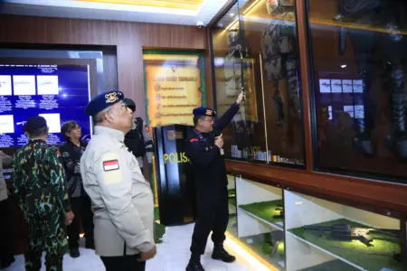 Personel Brimob Harus Tahu Jati Dirinya Komandan Korps Brimob Polri Komjen Imam Widodo meresmikan Gedung Wisata Juang Korps Brimob Polri yang berisi museum sejarah dan edukasi Korps Brimob di Cikeas, Kecamatan Gunung Putri, Bogor, Selasa (26/8/2025).