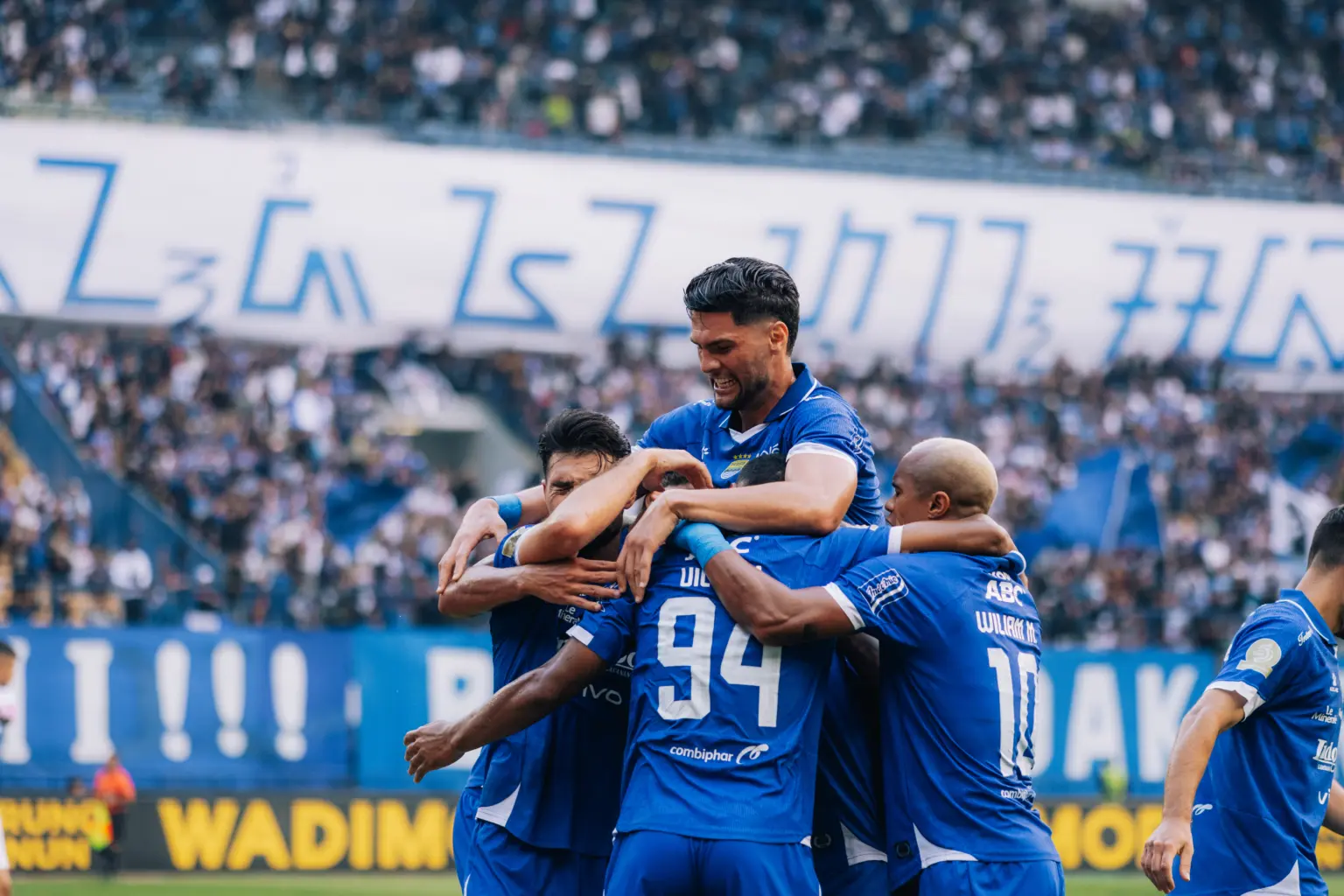 Bojan Hodak Puas Dengan Performa Lini Pertahanan di Laga vs Semen Padang