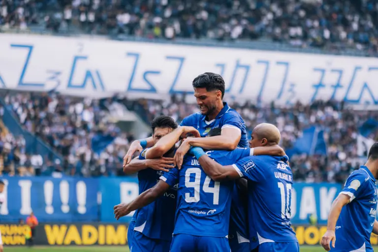 Bojan Hodak Puas Dengan Performa Lini Pertahanan di Laga vs Semen Padang