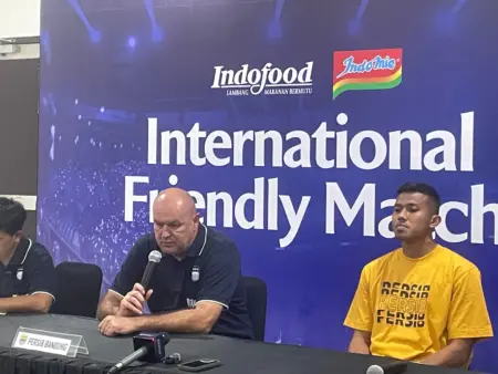 Menjelang Musim Baru, Bojan Hodak Fokus Benahi Semua Sektor, Terutama Pertahanan Menjelang Musim Baru Bojan Fokus Benahi Semua Sektor, Terutama Pertahanan