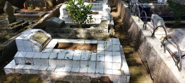 Makam Pejuang Ajid, Apidik, dan Halil di Kuningan Minta Dibuatkan Monumen Makam Pejuang Ajid, Apidik, dan Halil di Kuningan Minta Dibuatkan Monumen