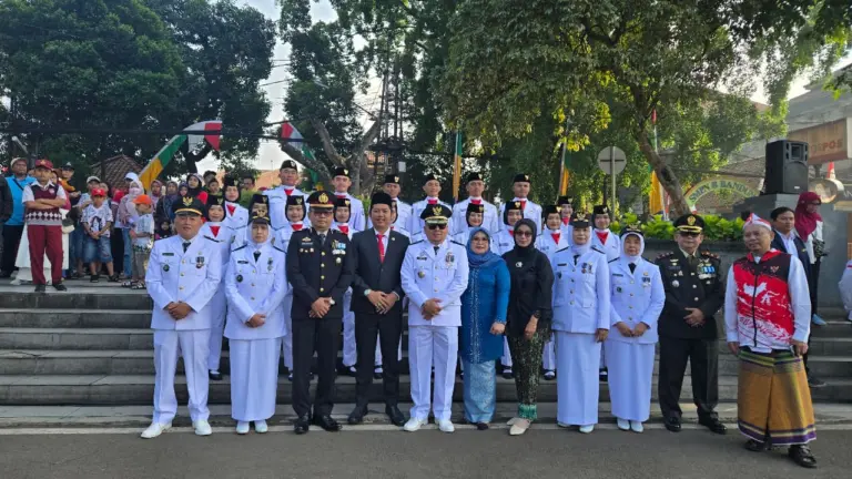 Aa Abdul Rozak Hadiri Upacara HUT ke-80 RI di Ujungberung