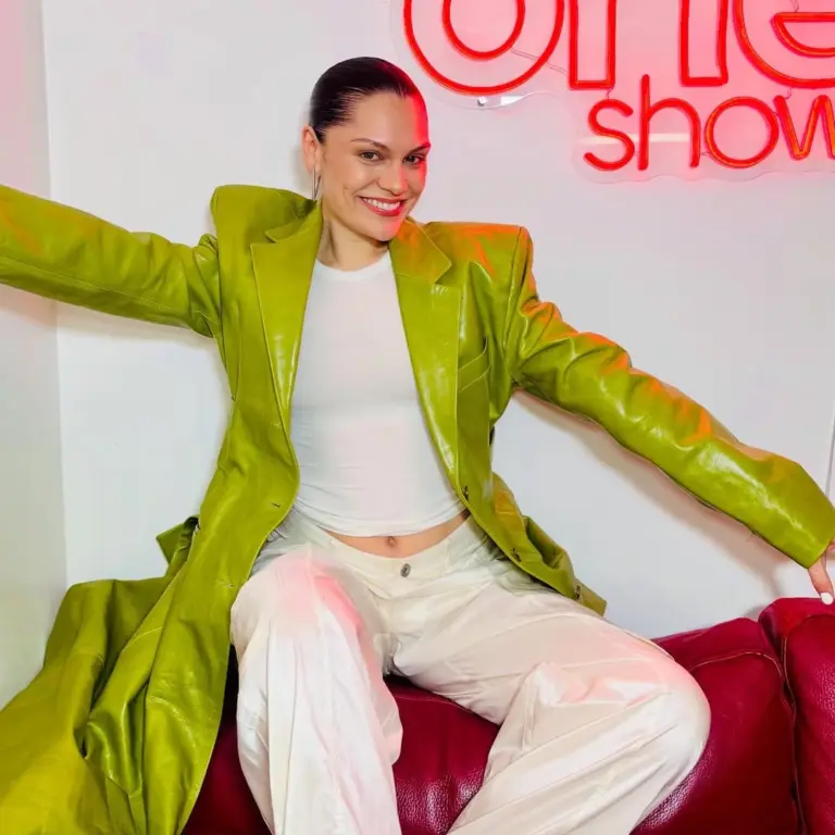 Jessie J Jalani Operasi Kanker Payudara Kedua, Tunda Tur Inggris dan Eropa Jessie J Jalani Operasi Kanker Payudara Kedua, Tunda Tur Inggris dan Eropa