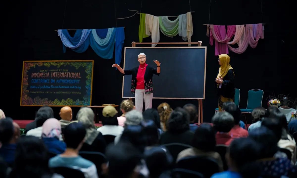 Michaela Glockler Saat Memberikan Keynote Speech di Acara IICA 2025 (Tim PubDok IICA 2025)