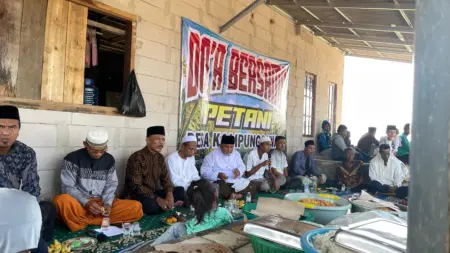 Petani Kampungsawah Gelar Tradisi Babarit, Panen Meningkat hingga 39 Persen Tradisi Babarit