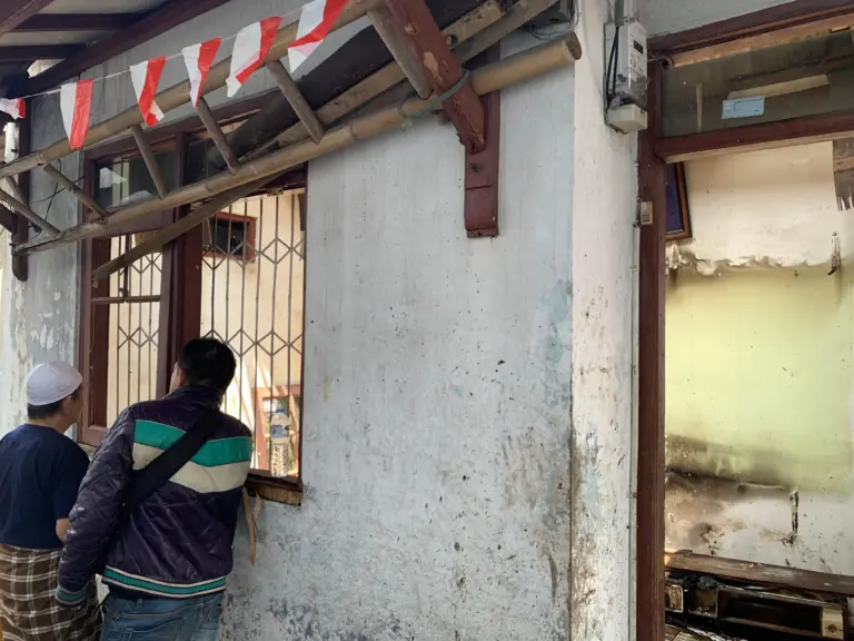 Stop Kontak Korslet, Rumah Warga di Lengkong Bandung Dilalap Api saat Pemilik Hendak Berangkat Kerja