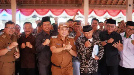 Wakil Wali Kota Bandung: RT dan RW adalah Ujung Tombak Pelayanan Publik Wakil Wali Kota Bandung: RT dan RW adalah Ujung Tombak Pelayanan Publik