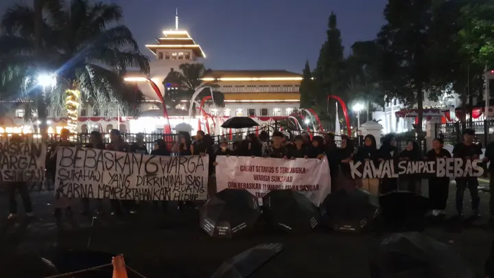 Aksi Kamisan ke-426 di Bandung Serukan Pembebasan Warga Sukahaji dan Tahanan Aksi Mayday