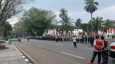 TNI-Polri Gelar Apel Pasukan untuk Pengamanan VVIP Kunjungan Presiden ke Batujajar Kegiatan Apel Gelar Pasukan Pengamanan VVIP Sedang Berlangsung di Gedung Sate, Kota Bandung, Jawa Barat.