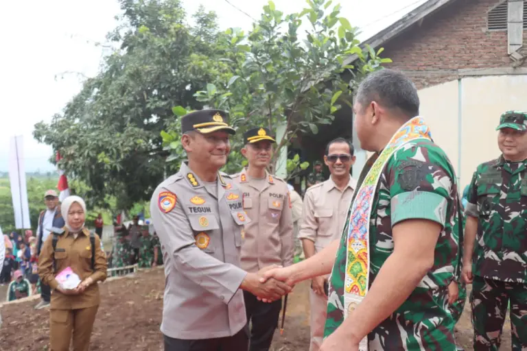 KASAD Launching Pembersihan Situ Bagendit, Garut