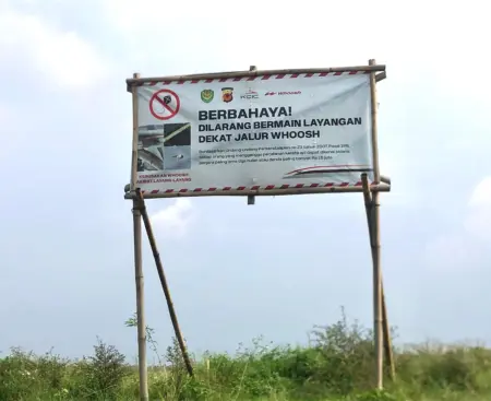 PLN dan KCIC Tutup Lapang Layangan di Cimahi Usai Insiden Kabel Listrik PLN dan KCIC Tutup Lapang Layangan di Cimahi Usai Insiden Kabel Listrik