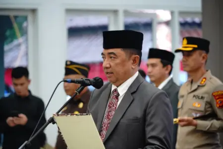 Bupati Garut Lantik 13 Pejabat Pimpinan Tinggi Pratama, Tekankan Tiga Fokus Utama Kinerja Bupati Garut Lantik 13 Pejabat Pimpinan Tinggi Pratama, Tekankan Tiga Fokus Utama Kinerja