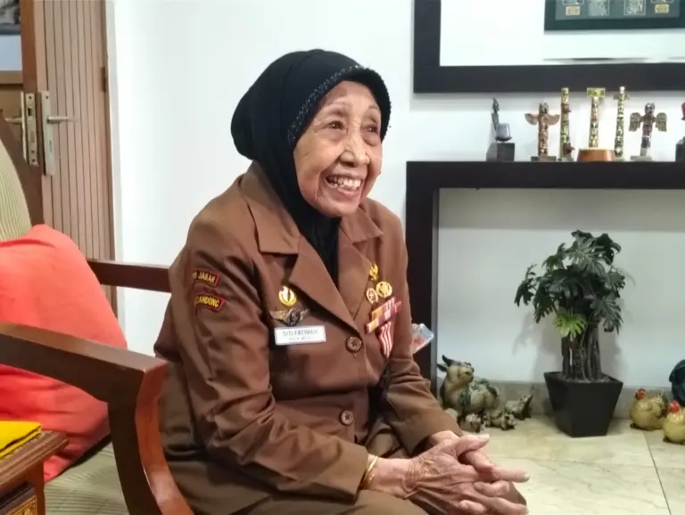 Mata-Mata Perempuan dalam Perang Kemerdekaan: Jejak Hidup Siti Fatimah “Mata-Mata Perempuan dalam Perang Kemerdekaan: Jejak Hidup Siti Fatimah”