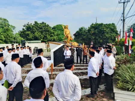 Pelantikan Pejabat di Monumen Suroto Kunto: Bupati Karawang Ingatkan Spirit Perjuangan dalam Birokrasi Monumen Suroto Kunto