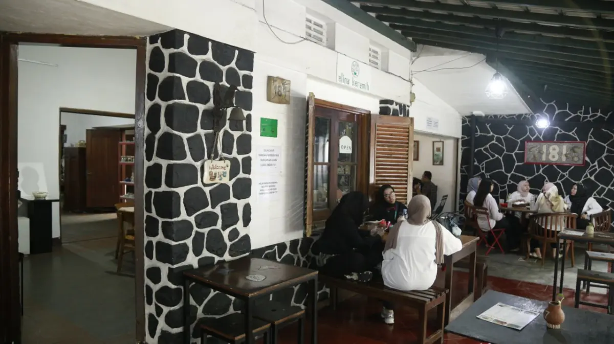 Kedai 181: Menyantap Hidangan Autentik Aceh dengan Sentuhan Seni Keramik Bandung