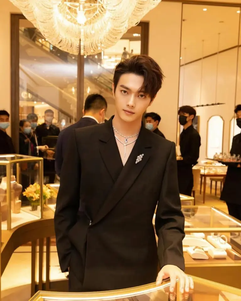 Karier Xu Kai Terancam Runtuh, Skandal Cinta Beruntun Guncang Industri Hiburan Tiongkok Karier Xu Kai Terancam Runtuh, Skandal Cinta Beruntun Guncang Industri Hiburan Tiongkok