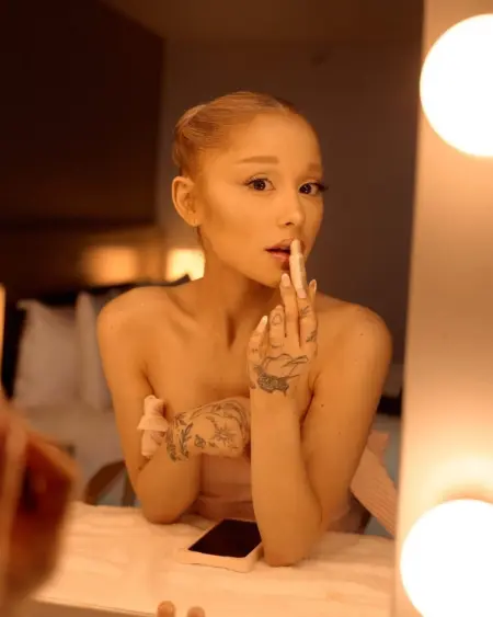 @arianagrande