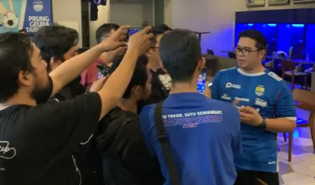 Pesta Biru Sebuah Rangkaian Acara Menarik dan Sakral Ditutup Pertandingan Epic Pesta Biru Sebuah Rangkaian Acara Menarik dan Sakral Ditutup Pertandingan Epic