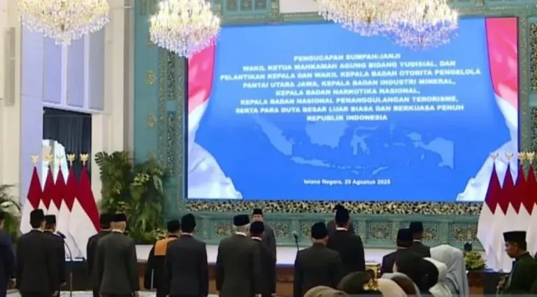 Presiden Prabowo Subianto melantik Suyudi Ario Seto menjadi Kepala BNN RI di Istana Negara, Senin (25/8/2025).