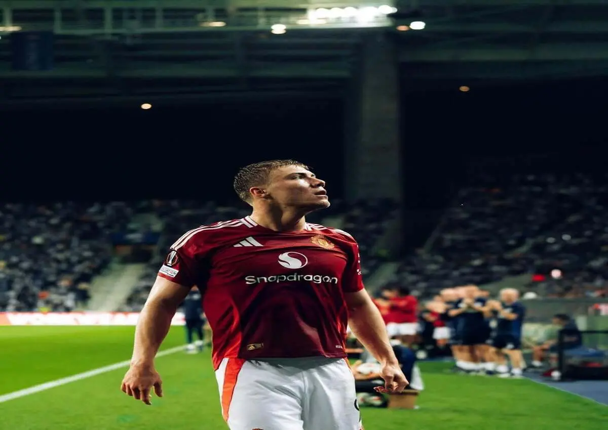 Hojlund Tolak AC Milan: Menganggap Seolah Dirinya Jadi Pelayan Restoran Cepat Saji? Rasmus Hojlund tolak tawaran AC Milan